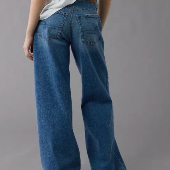 AE Dreamy Drape Strigid Low-Rise Ultra Wide-Leg Jean - Picture 2 of 4